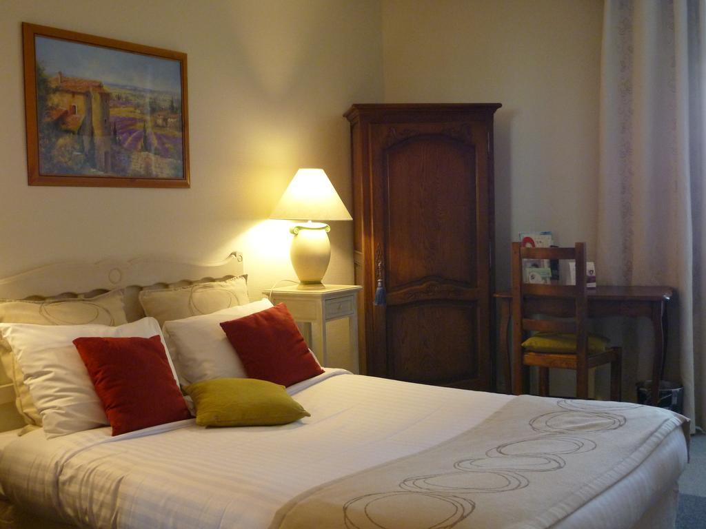 The Originals Boutique, Hotel Clos Sainte Marie, Nevers Zimmer foto